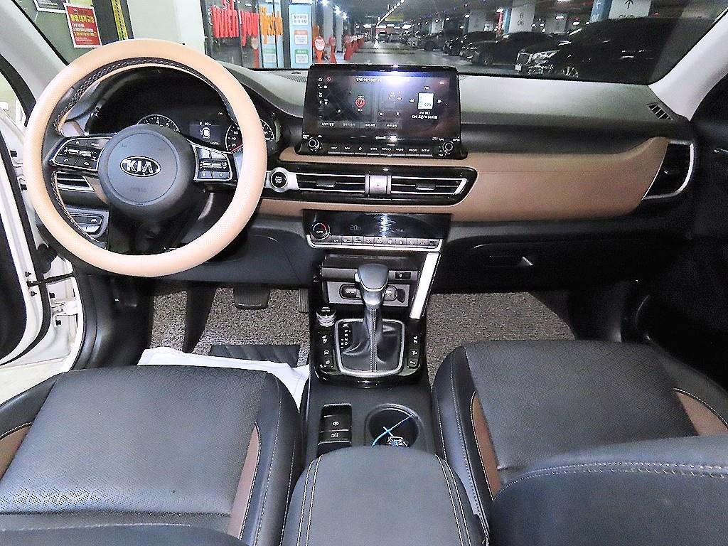 KIA Seltos - Vista 10