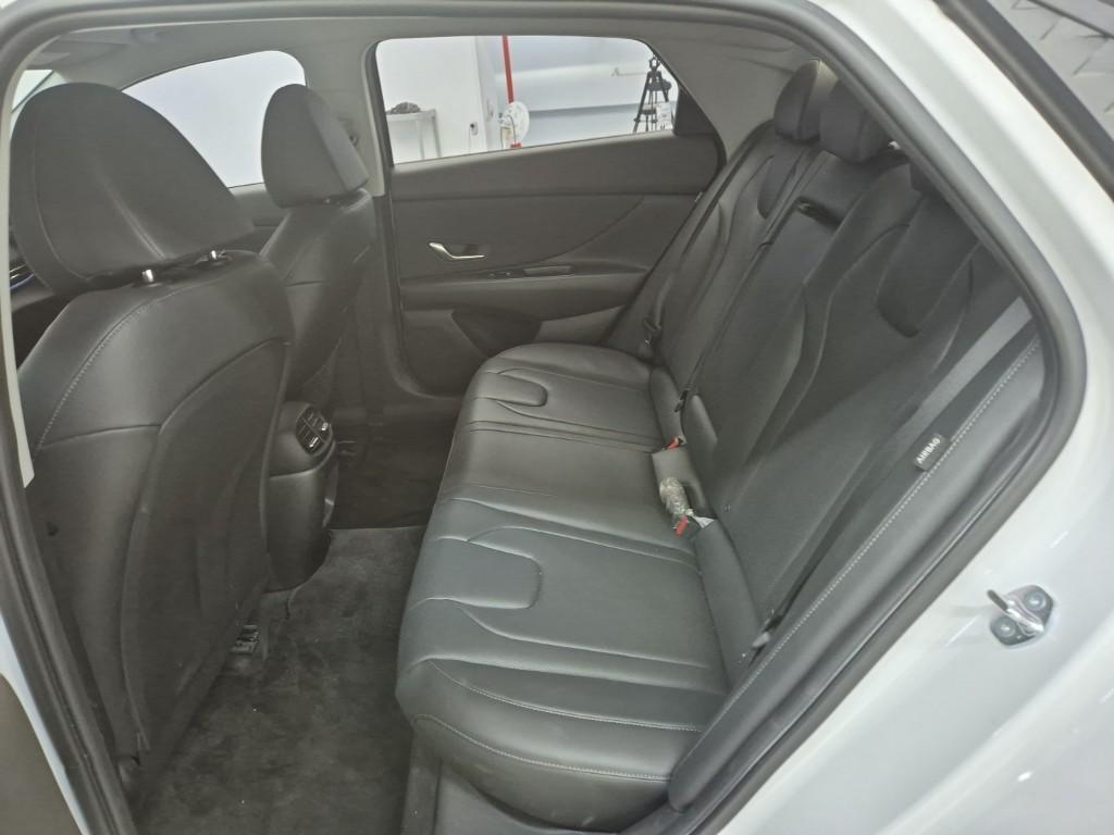 HYUNDAI Avante - Vista 12