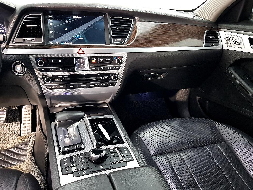 Genesis G80 - Vista 10