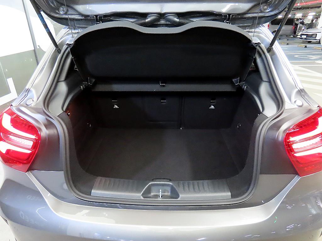 Mercedes Benz A Class 2018 Gris - Importación desde Corea - HF Imports Iquique - Foto 17