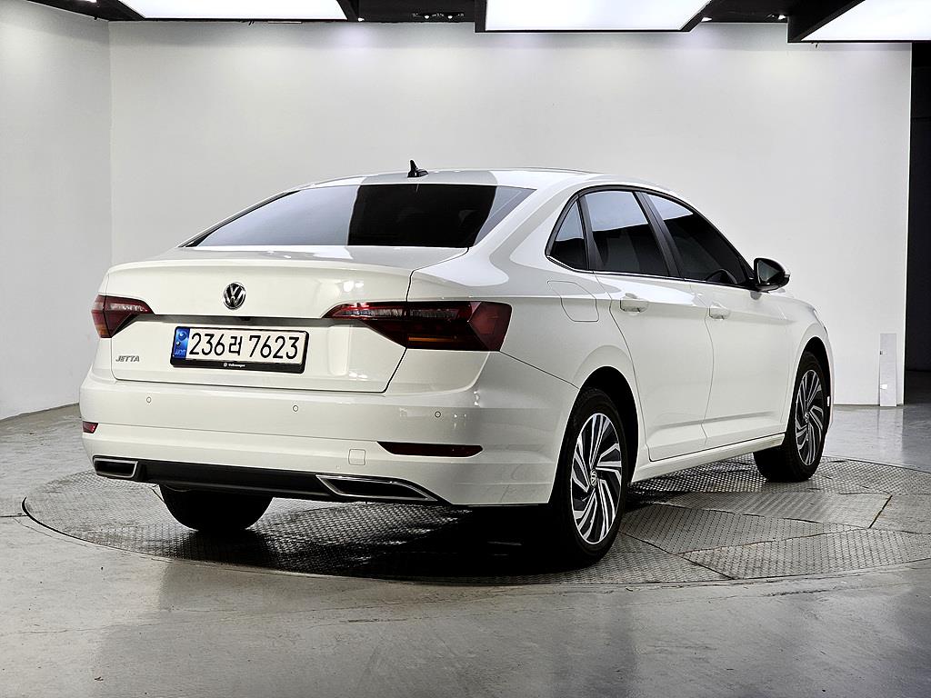 Volkswagen Jetta - Vista 4