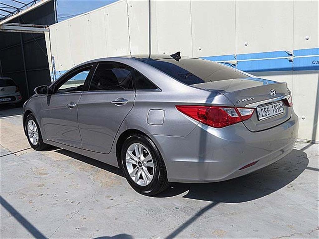 HYUNDAI Sonata - Vista 7