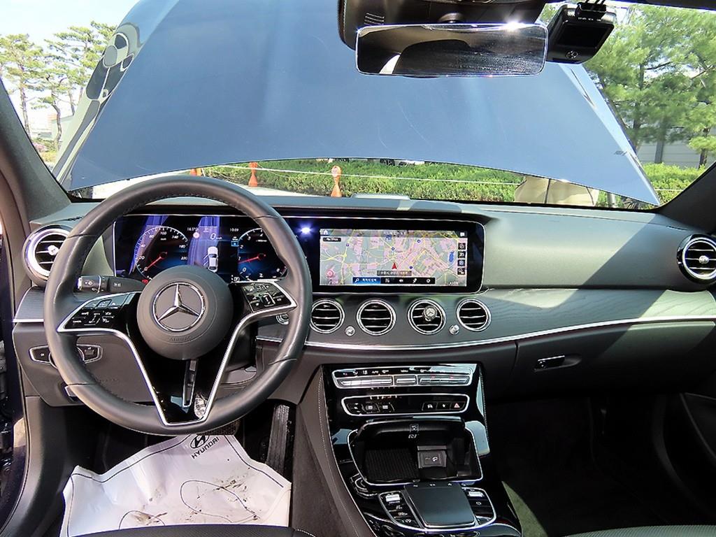 Mercedes Benz E class - Vista 7