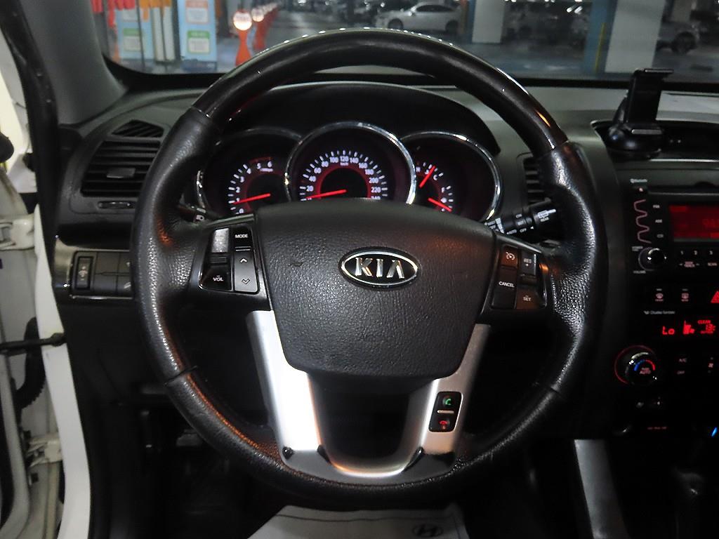 KIA Sorento - Vista 8