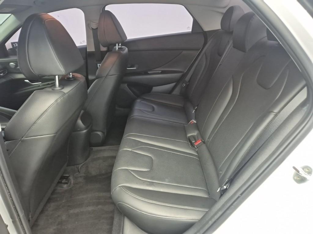 HYUNDAI Avante - Vista 12
