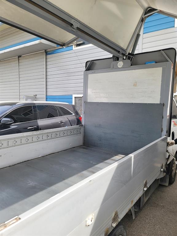 Small Truck Top_Wingbody 2019 Blanco - Importación desde Corea - HF Imports Iquique - Foto 1