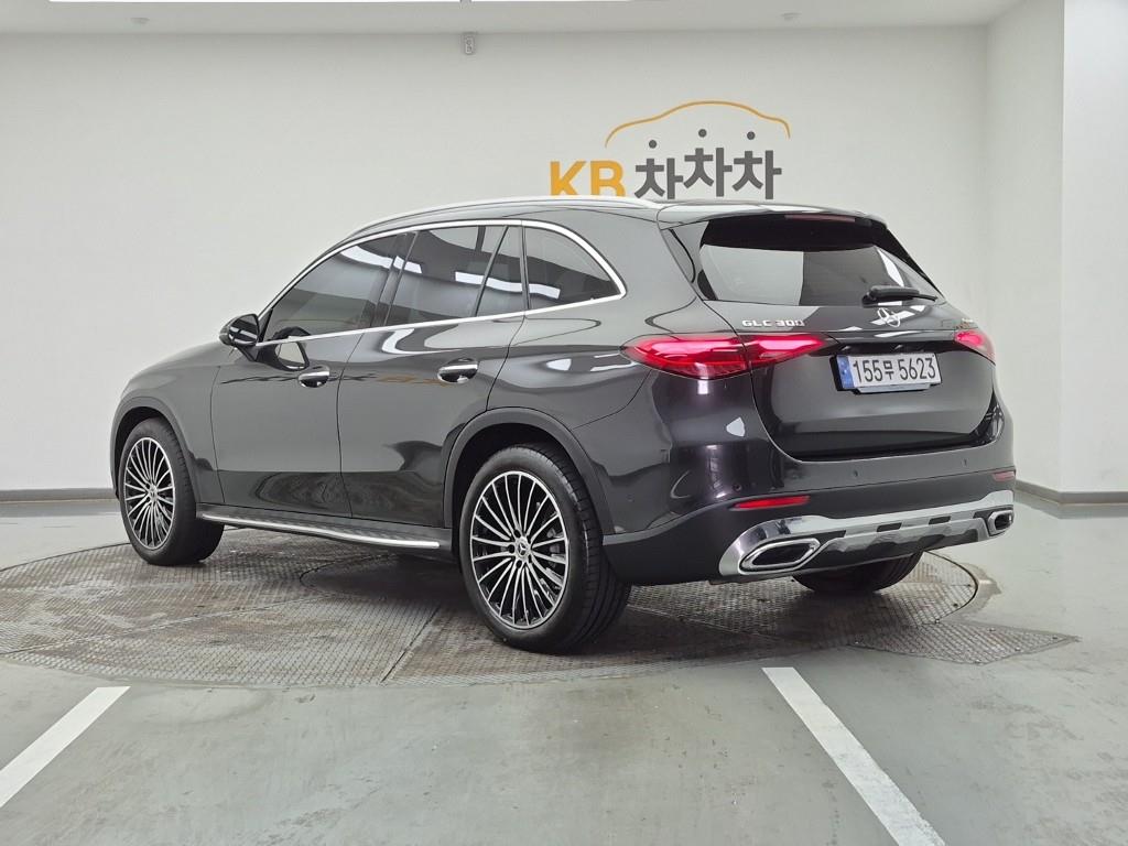 Mercedes Benz GLC Class - Vista 3