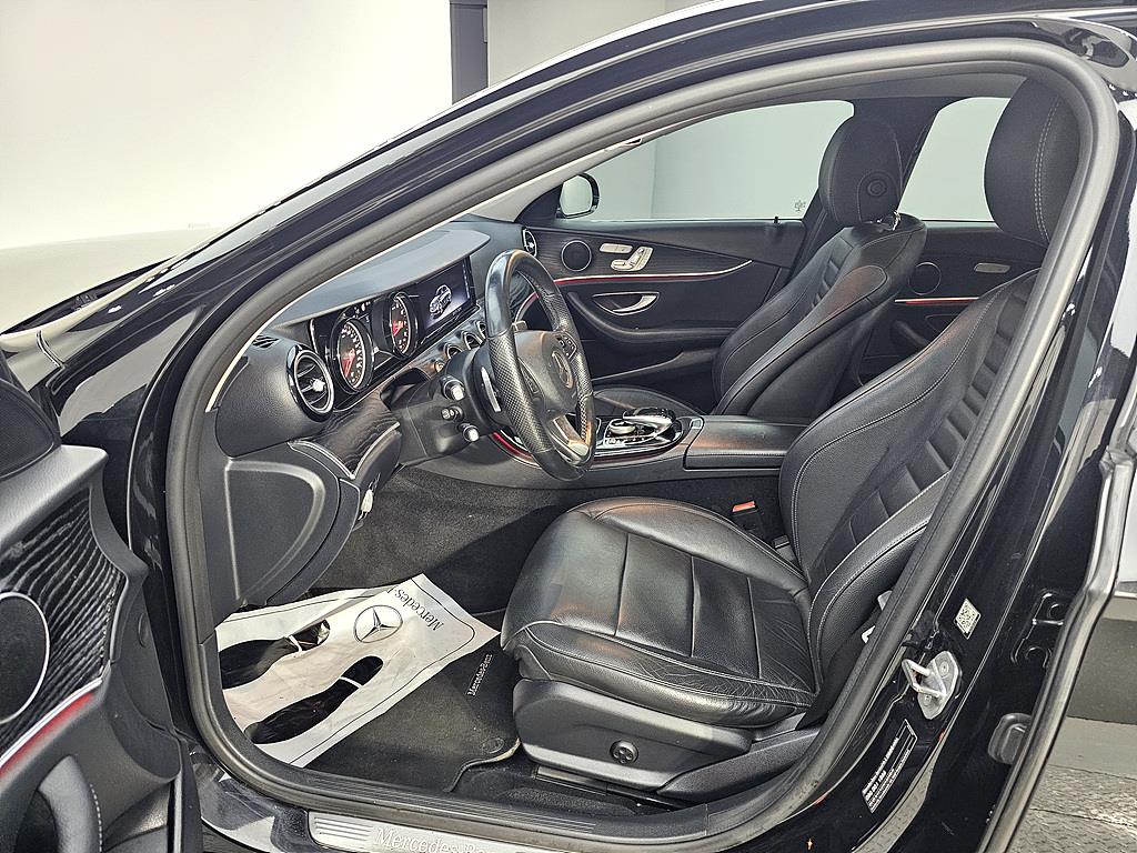 Mercedes Benz E class - Vista 8