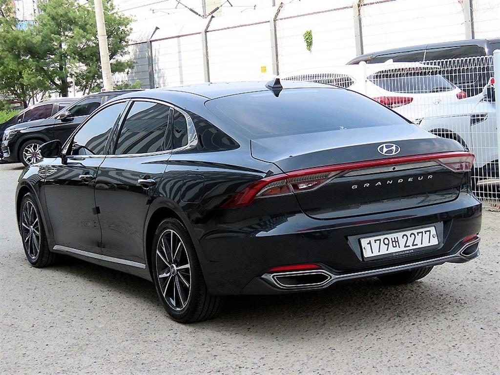 HYUNDAI Grandeur - Vista 3