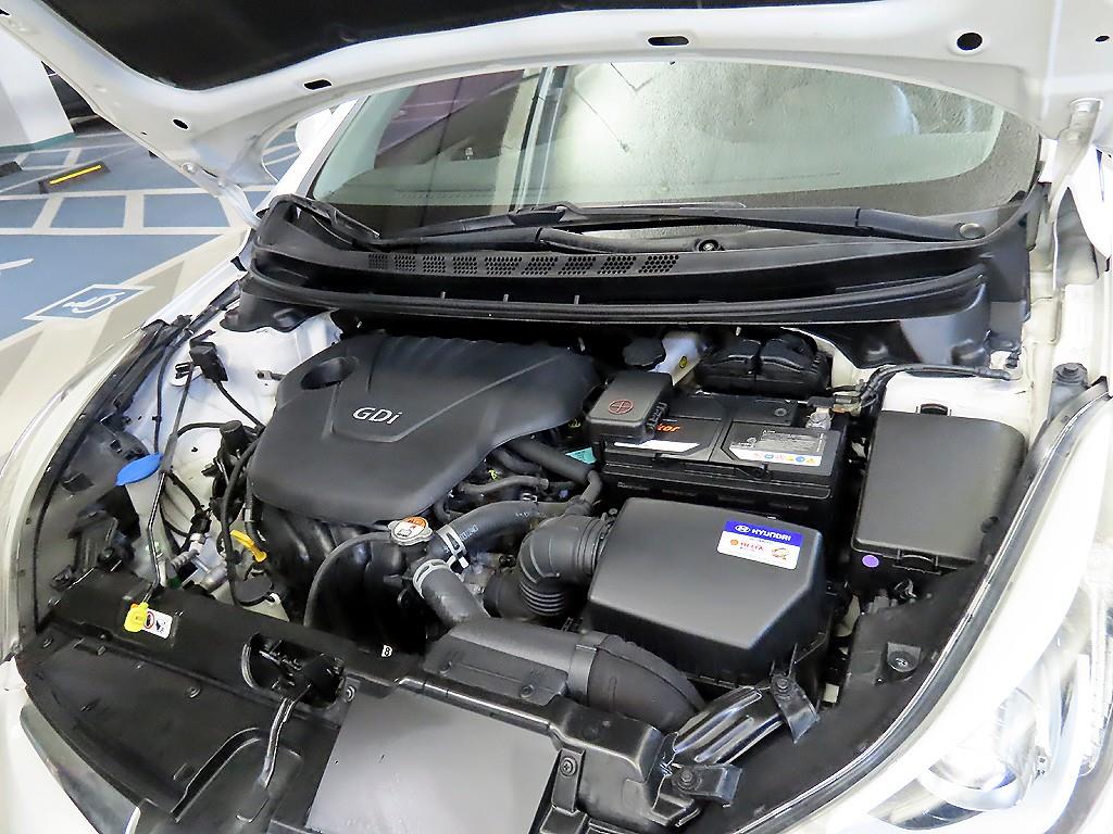 HYUNDAI Avante 2015 Blanco - Importación desde Corea - HF Imports Iquique - Foto 17