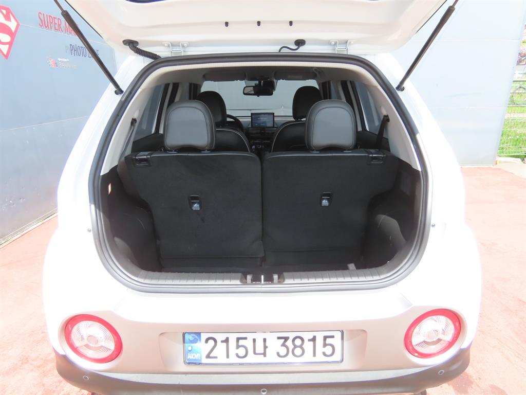 HYUNDAI Casper - Vista 9