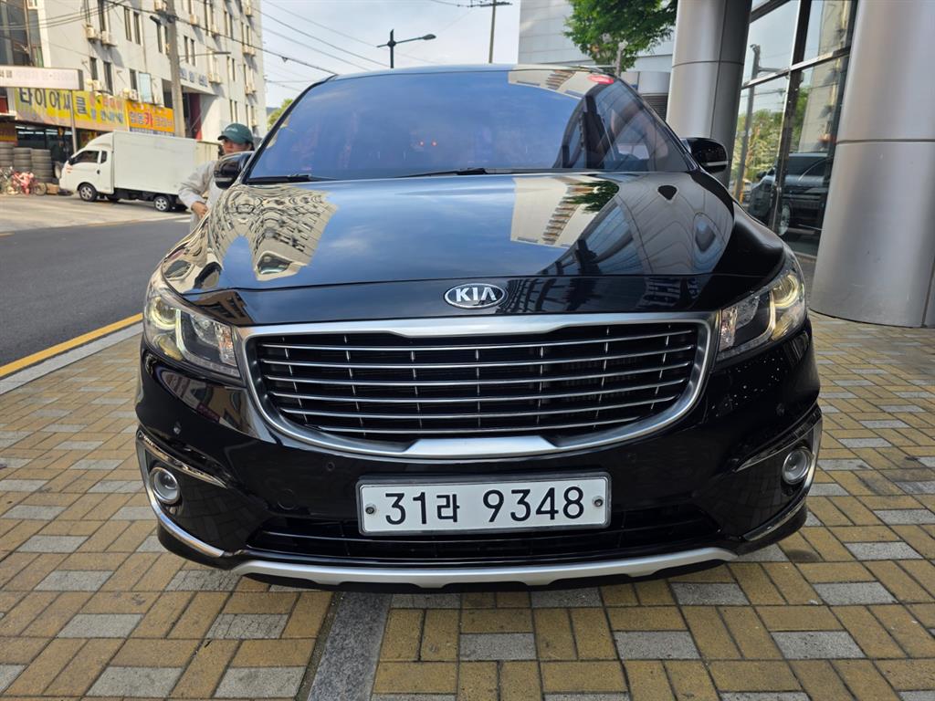 KIA Carnival 2018 Negro - Importación desde Corea - HF Imports Iquique - Foto 1