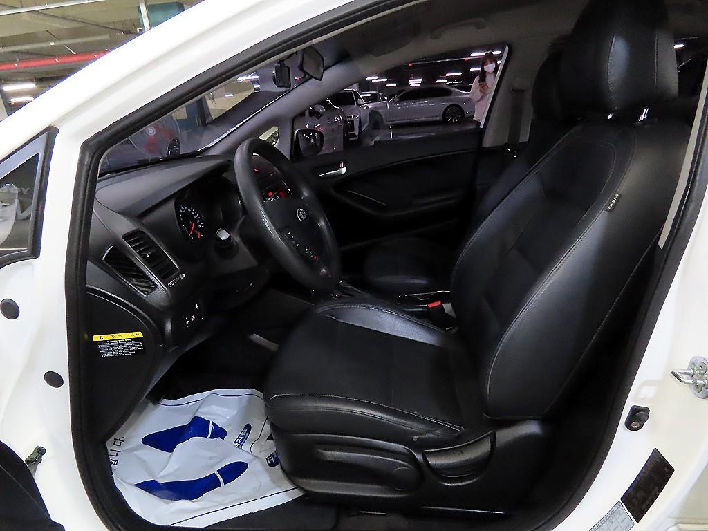 KIA K3 - Vista 6