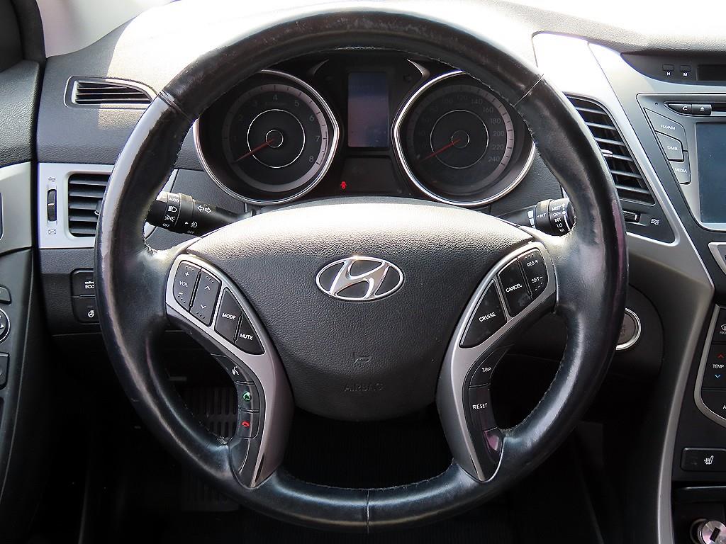HYUNDAI Avante - Vista 7