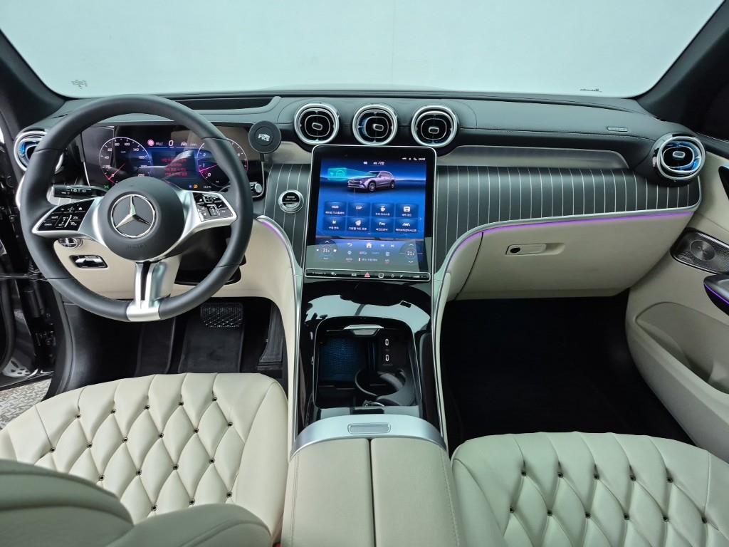 Mercedes Benz GLC Class - Vista 5