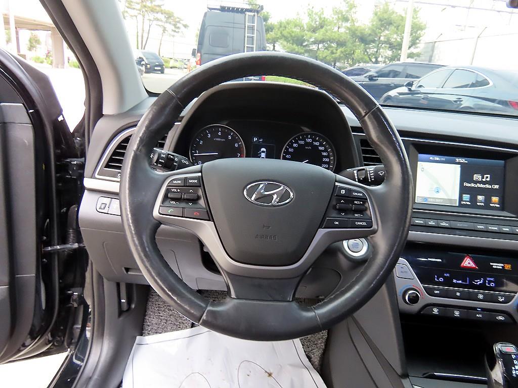 HYUNDAI Avante - Vista 8