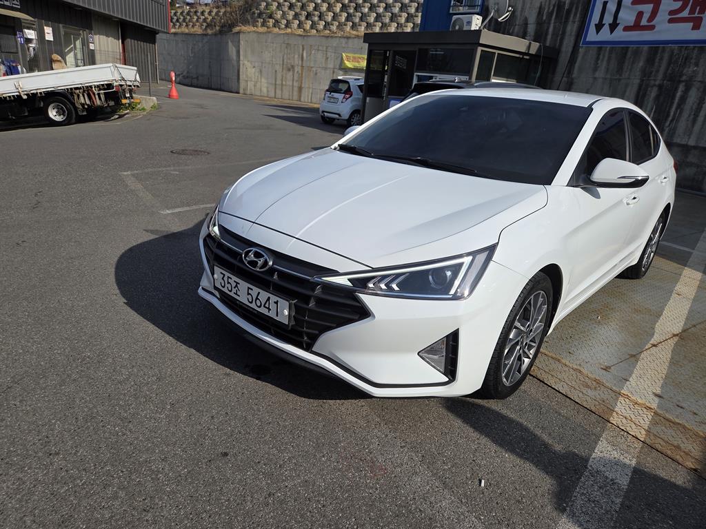 HYUNDAI Avante 2019 Blanco - Importación desde Corea - HF Imports Iquique - Foto 1
