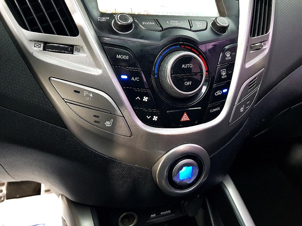 HYUNDAI Veloster - Vista 12