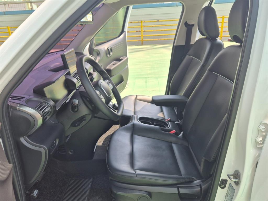 HYUNDAI Casper - Vista 6