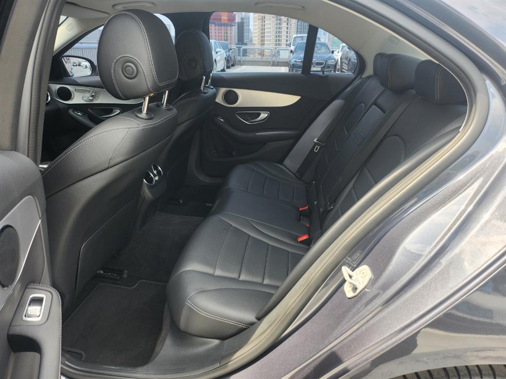 Mercedes Benz C Class - Vista 9