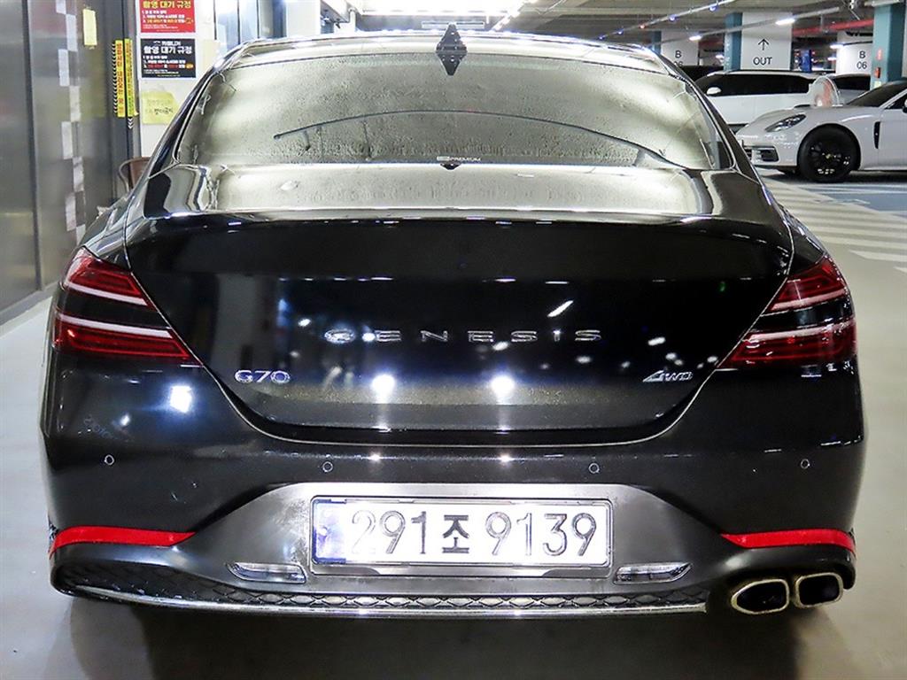 Genesis G70 - Vista 5