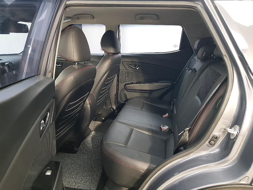 Ssangyong Tivoli - Vista 9
