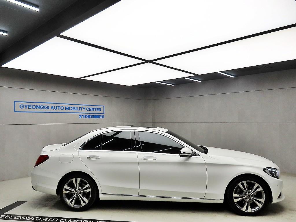 Mercedes Benz C Class - Vista 2