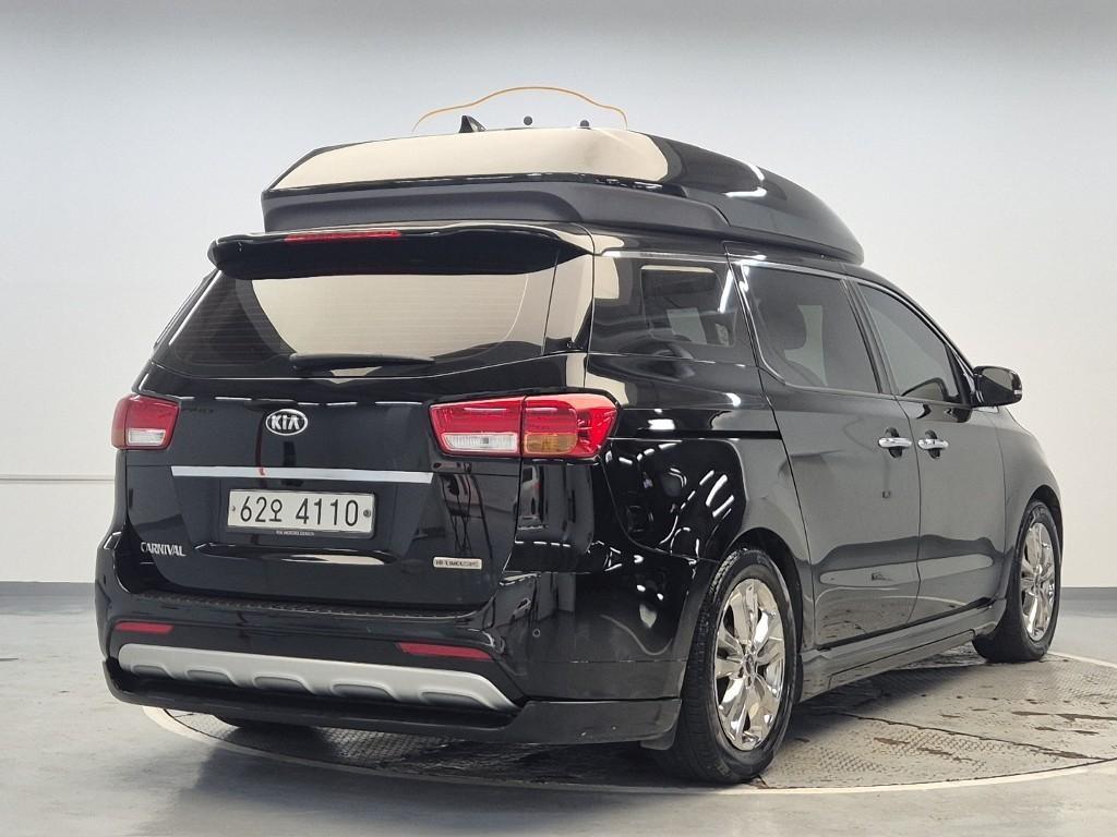 KIA Carnival - Vista 3