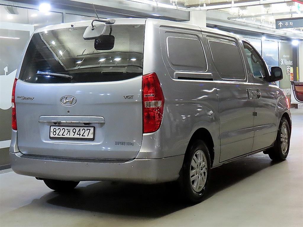 HYUNDAI Starex - Vista 4