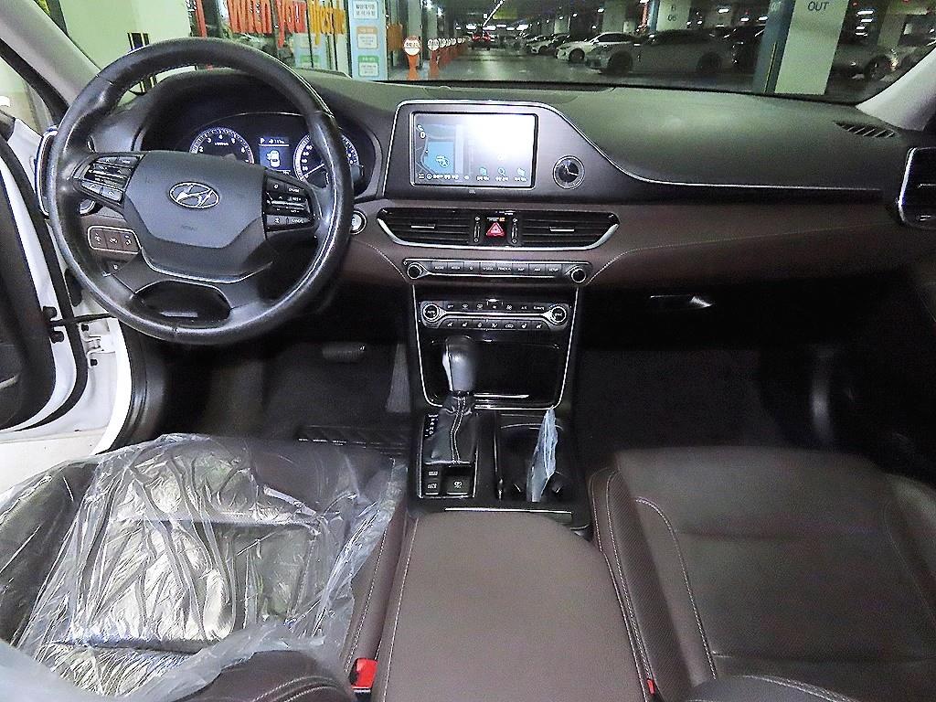 HYUNDAI Grandeur - Vista 10