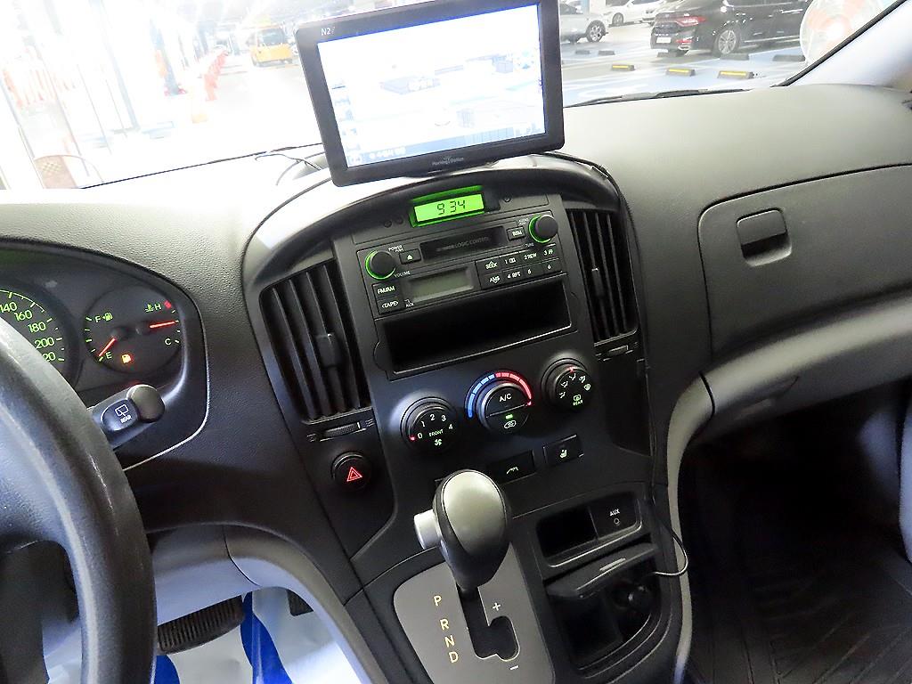 HYUNDAI Starex - Vista 11