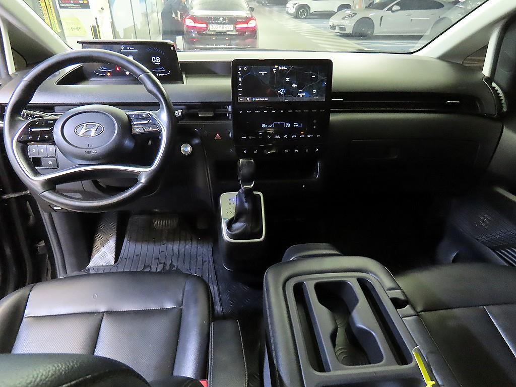 HYUNDAI Staria - Vista 9