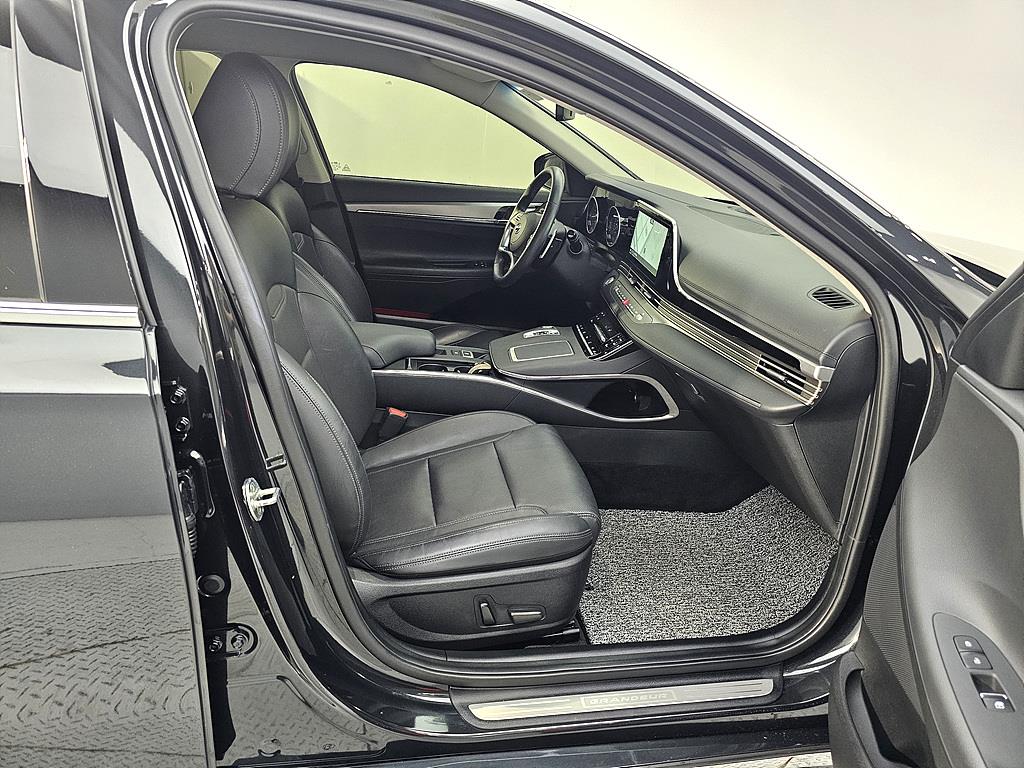 HYUNDAI Grandeur - Vista 11