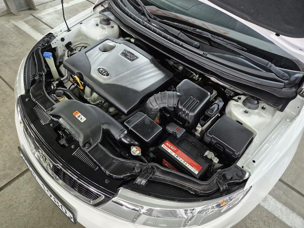 KIA Forte - Vista 5