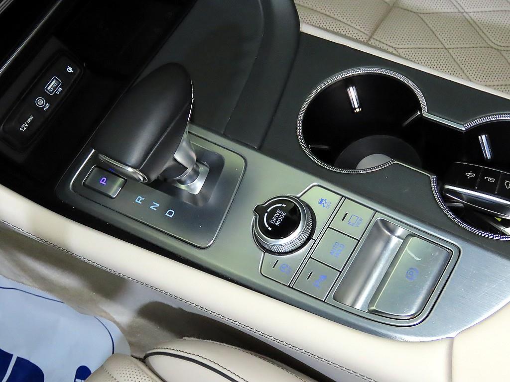 Genesis G70 - Vista 12