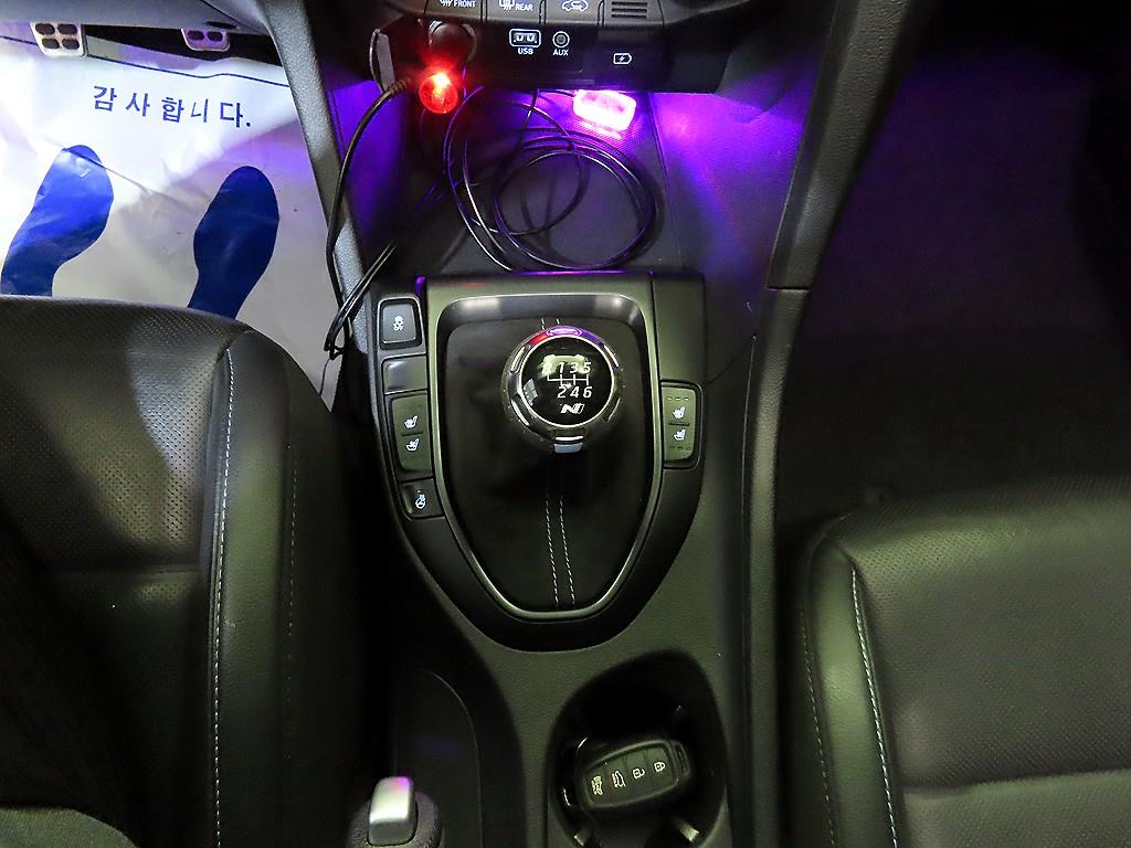 HYUNDAI Veloster - Vista 12
