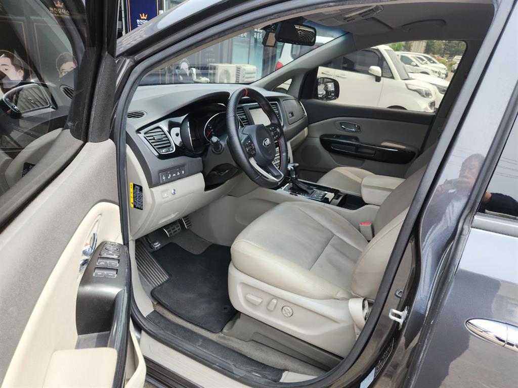 KIA Carnival 2018 Gris - Importación desde Corea - HF Imports Iquique - Foto 13
