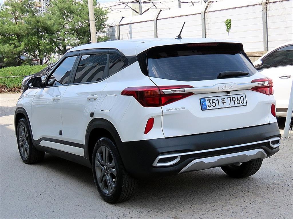 KIA Seltos - Vista 3