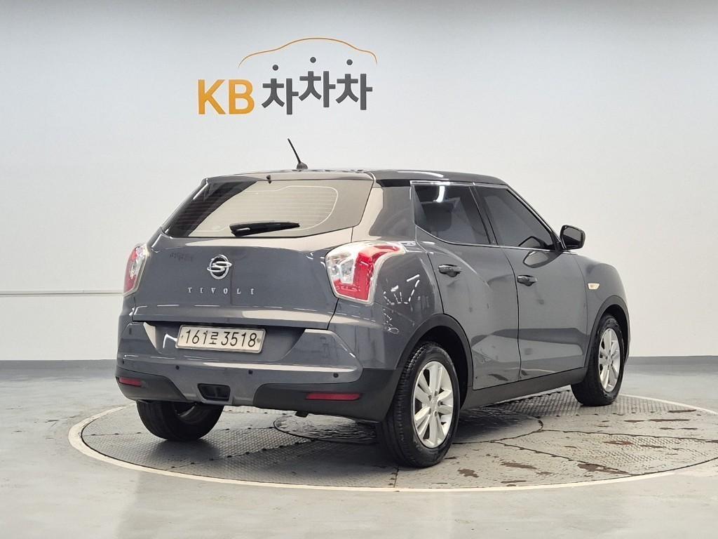 Ssangyong Tivoli - Vista 4