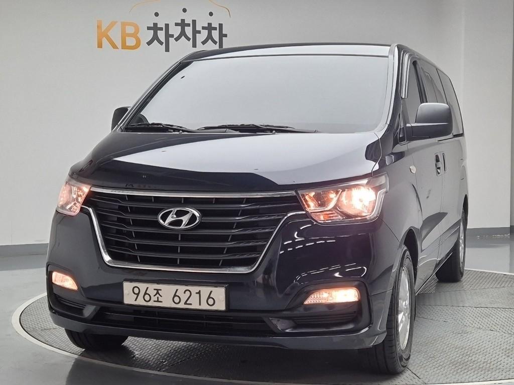 HYUNDAI Starex 2021 Negro - Importación desde Corea - HF Imports Iquique - Foto 1