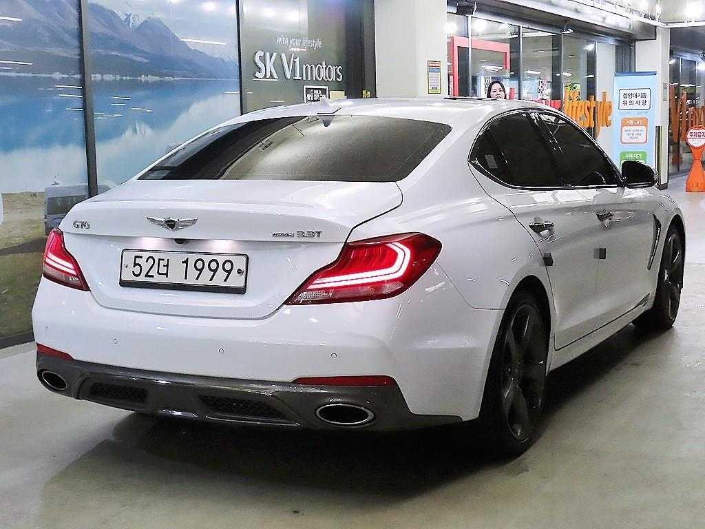 Genesis G70 - Vista 4