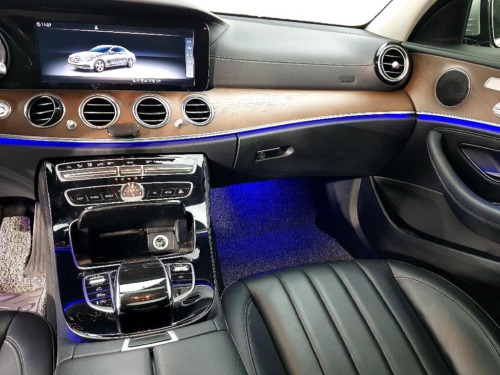 Mercedes Benz E class - Vista 10