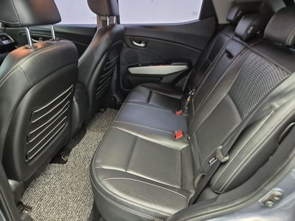 Ssangyong Tivoli - Vista 12