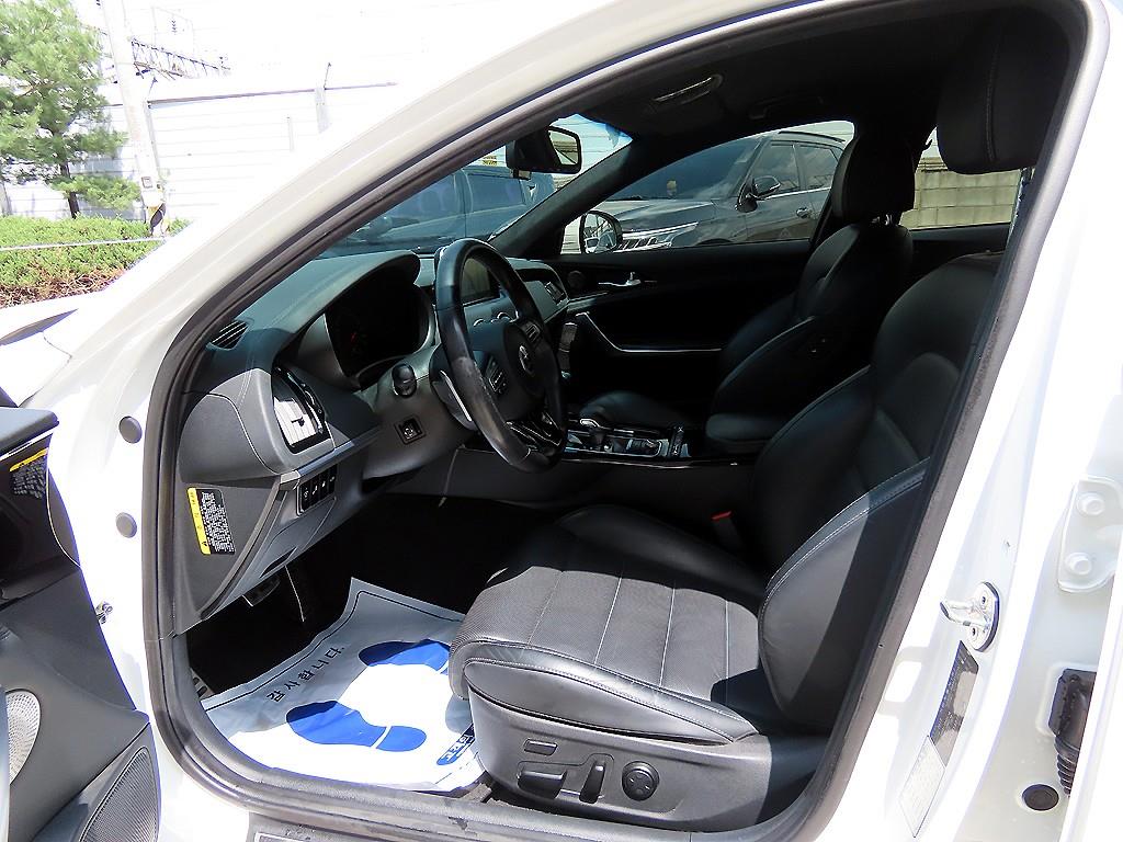 KIA Stinger - Vista 5