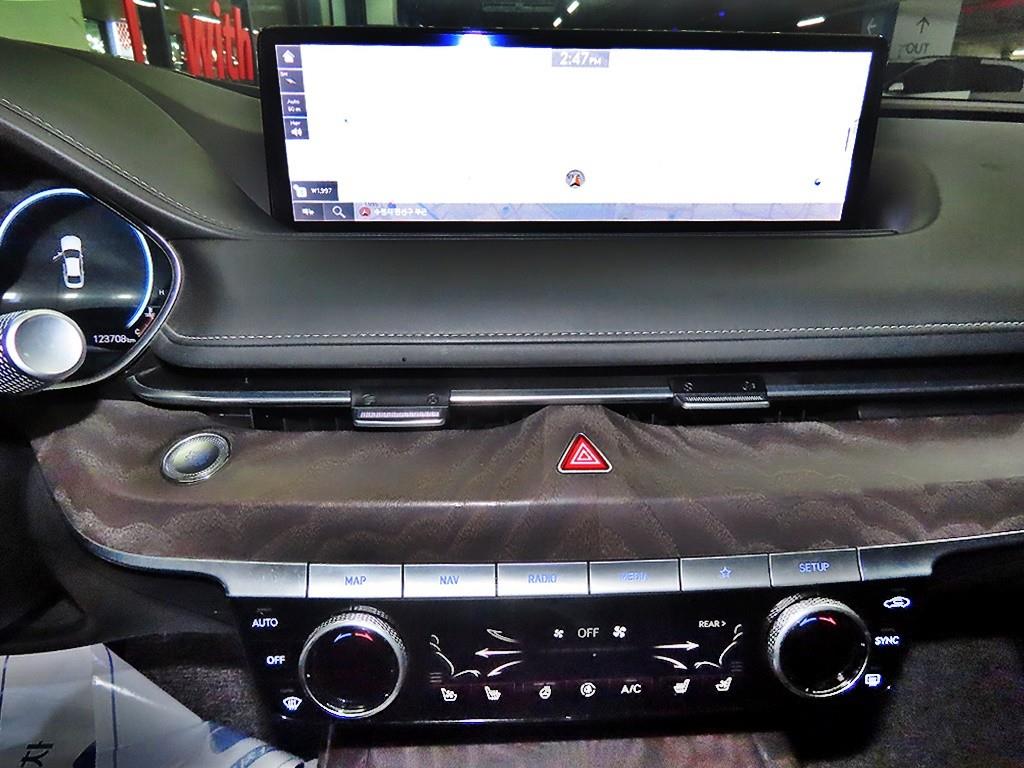Genesis G80 - Vista 11