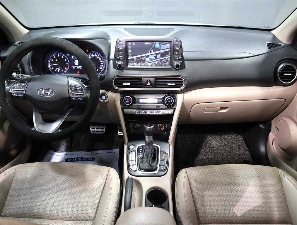 HYUNDAI Kona - Vista 5