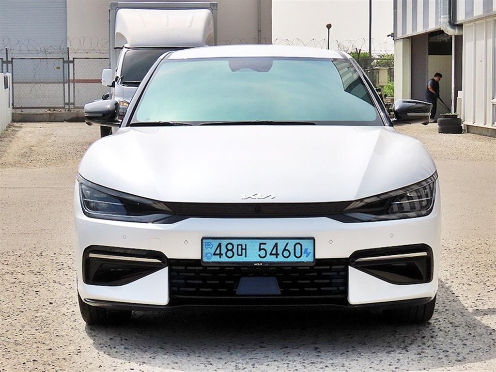 KIA EV6 2023 Blanco - Importación desde Corea - HF Imports Iquique - Foto 1
