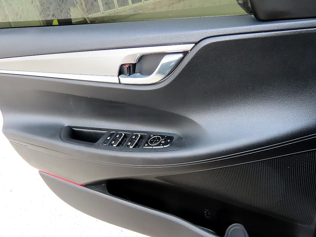HYUNDAI Grandeur - Vista 11