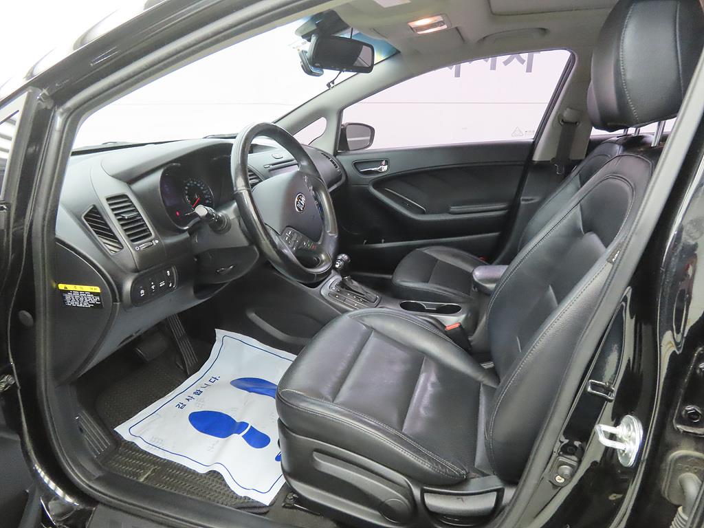 KIA K3 - Vista 5