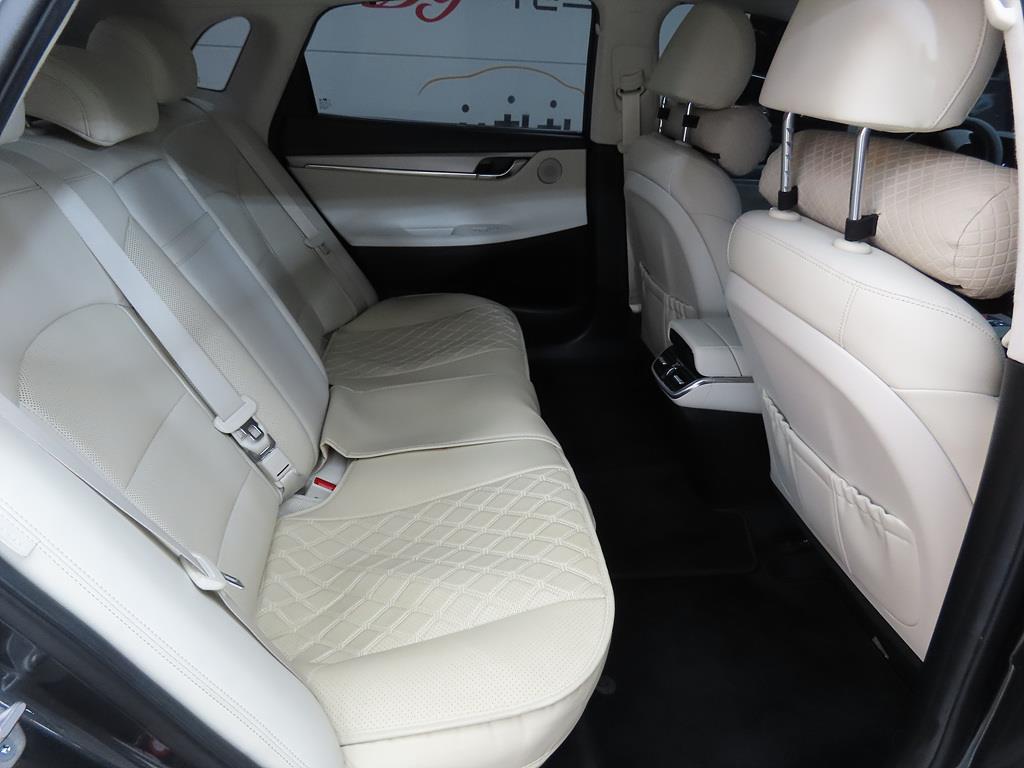 HYUNDAI Grandeur - Vista 7
